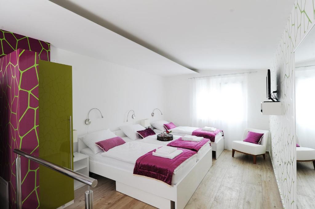 ليوبليانا Garni Hotel Azur الغرفة الصورة
