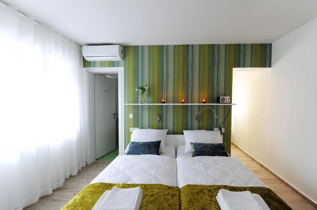 ليوبليانا Garni Hotel Azur الغرفة الصورة
